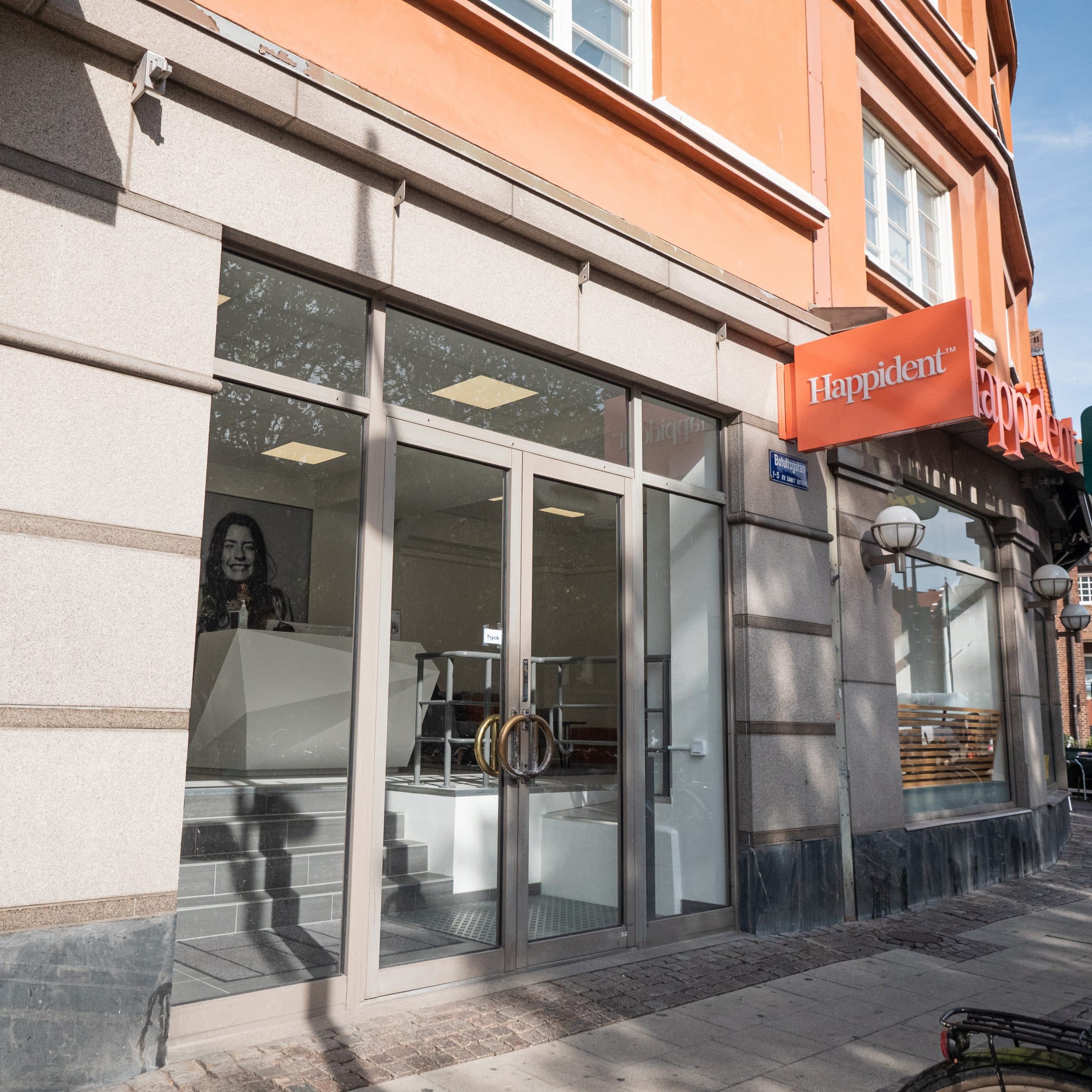 Tandimplantat och tandkött